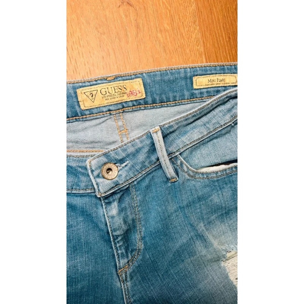 GUESS 1981 Womens Mini Flare Jeans Medium Wash Distressed Denim Pants Size 6